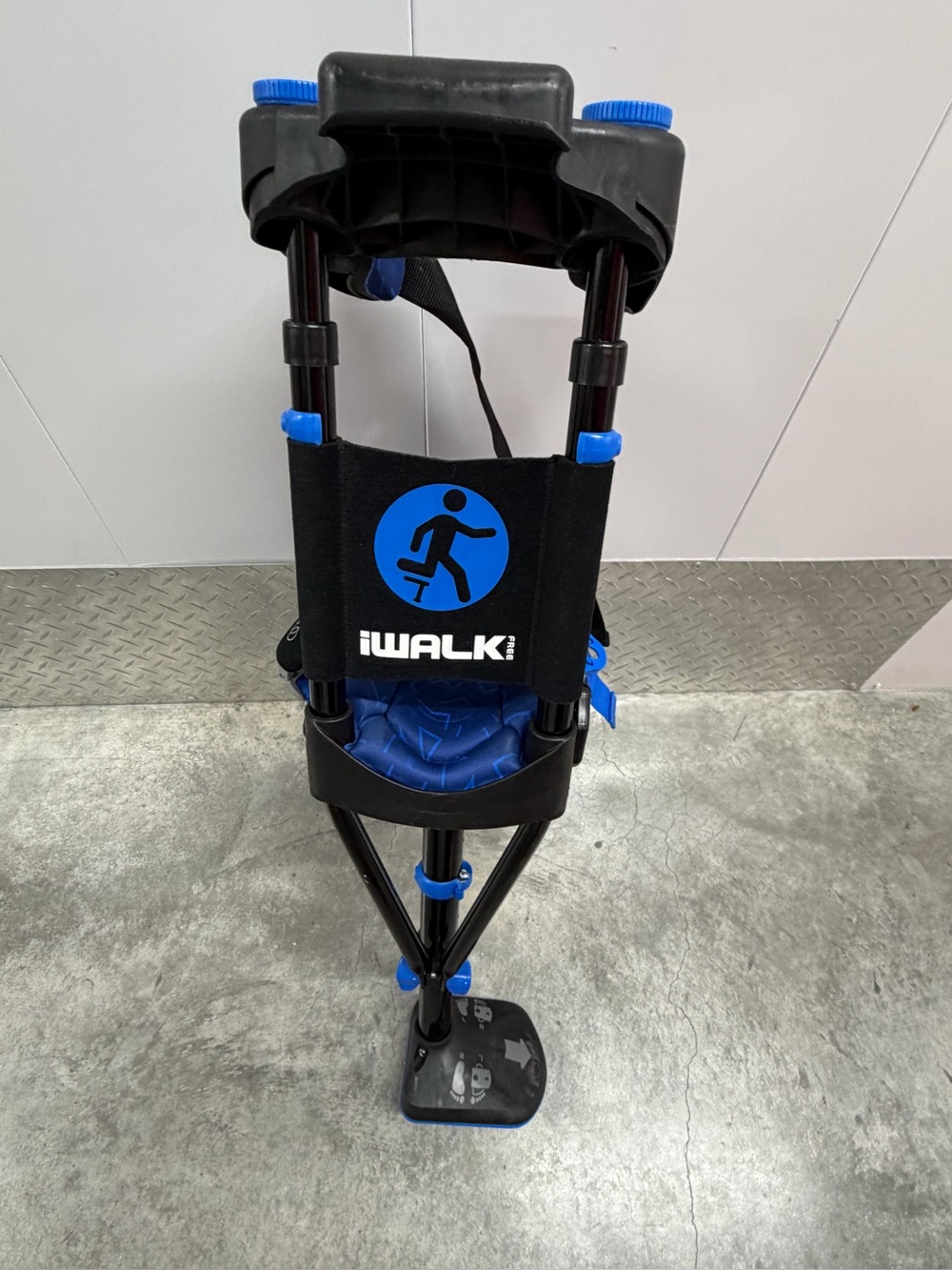 iWALK 3.0 Hands-Free Knee Crutch Blue/Black Adjustable Lightweight Ergonomic.